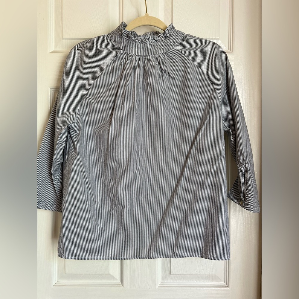Sfera Casual cotton pinstripe shirt. Grey & white. Size S.